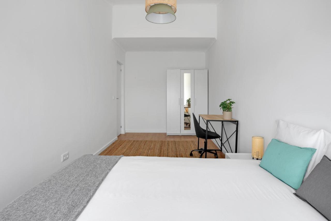 Sunny 2 Bedroom Apartment In Almada - Balconies With River View Exterior foto