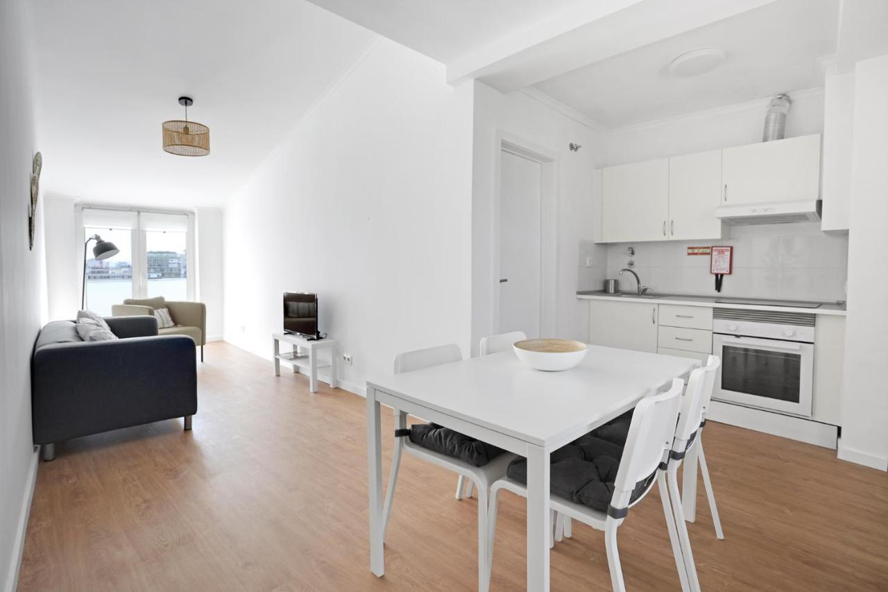 Sunny 2 Bedroom Apartment In Almada - Balconies With River View Exterior foto